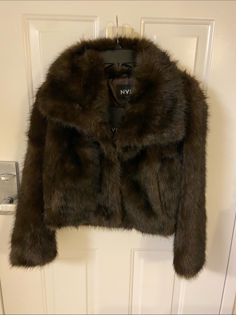 🤎NVLT Dark Brown Faux Fur 
Cropped Jacket🤎
